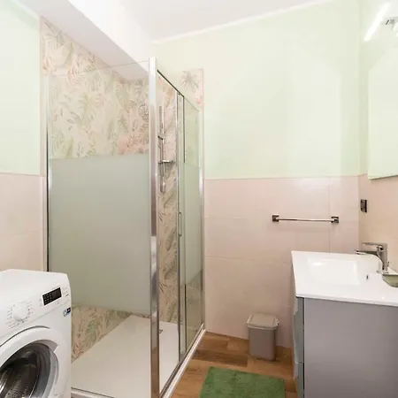 Guesthost - Comfy Lägenhet Turin